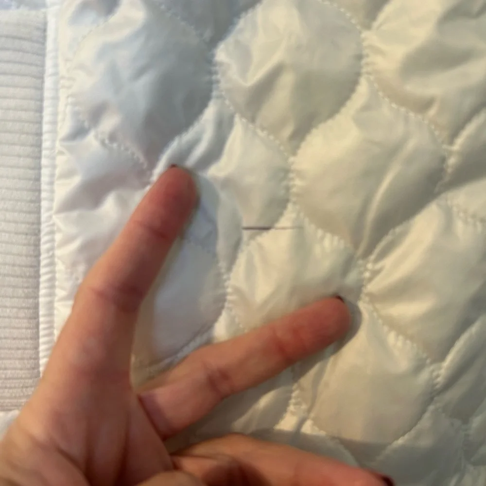 Women's Quilted White Vest - Picture 7 of 7